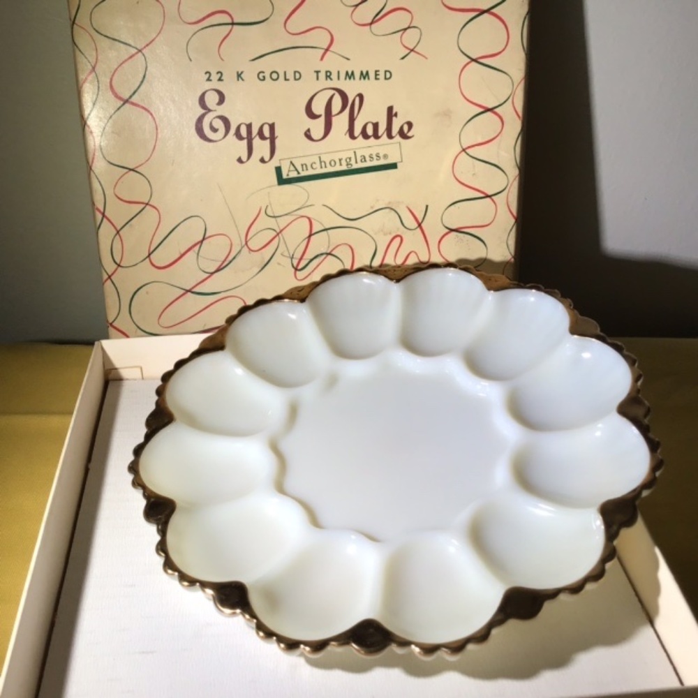 Vintage Anchorglass 22 K Gold Trimmed Egg Plate